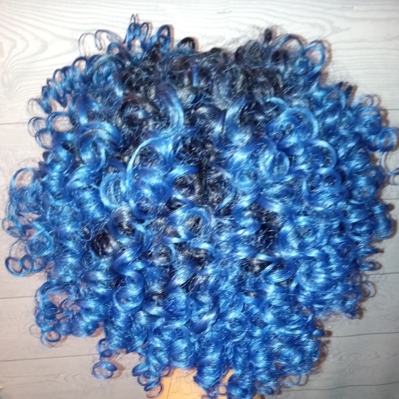 Wig - Picture 2 of 3